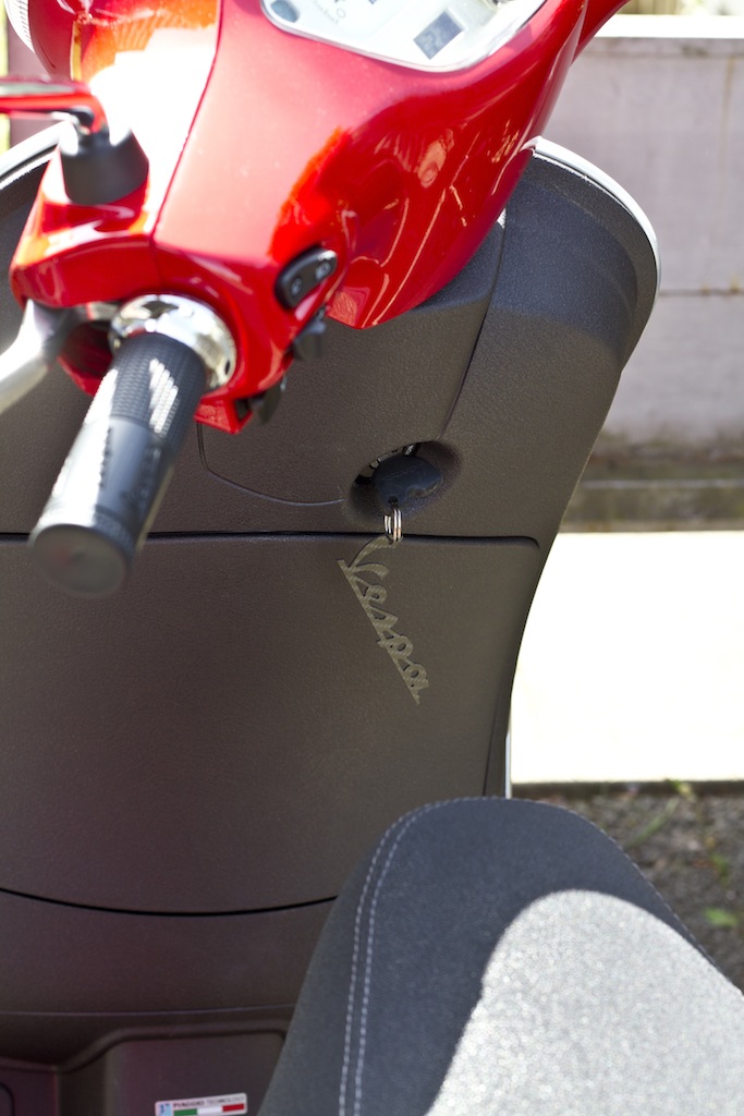 Vespa Carbon Schlüsselanhänger