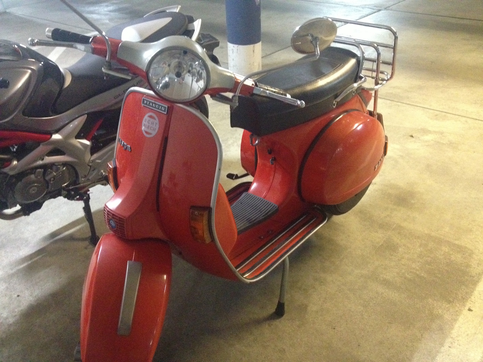 Vespa P80X