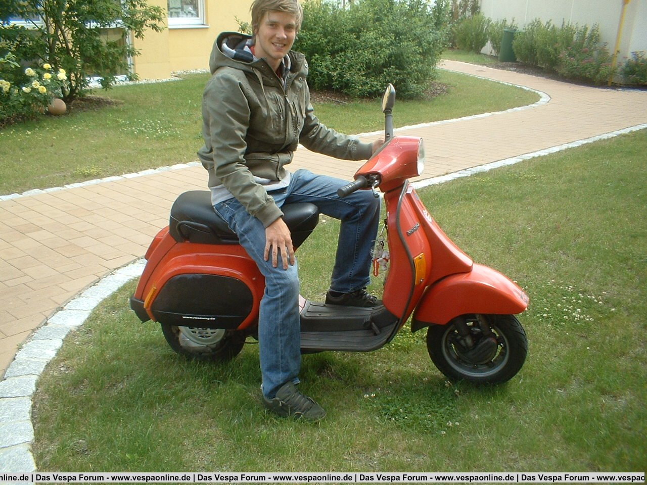 Meine Vespa und ich^^