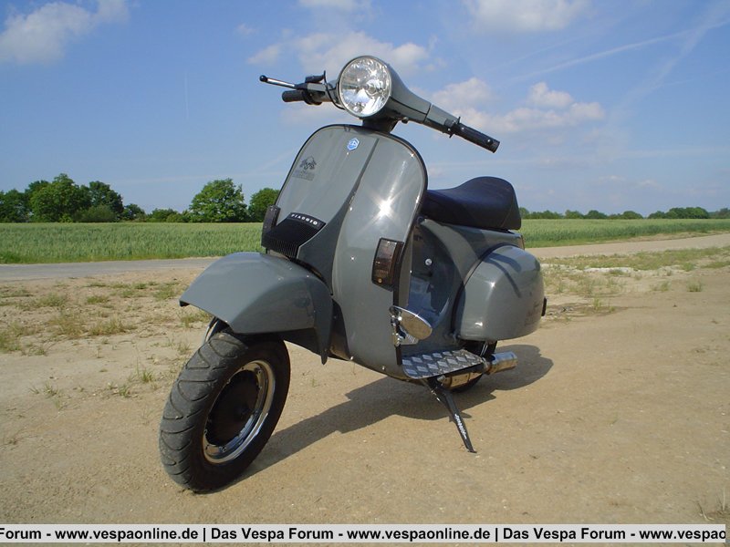 Vespa P 220 E