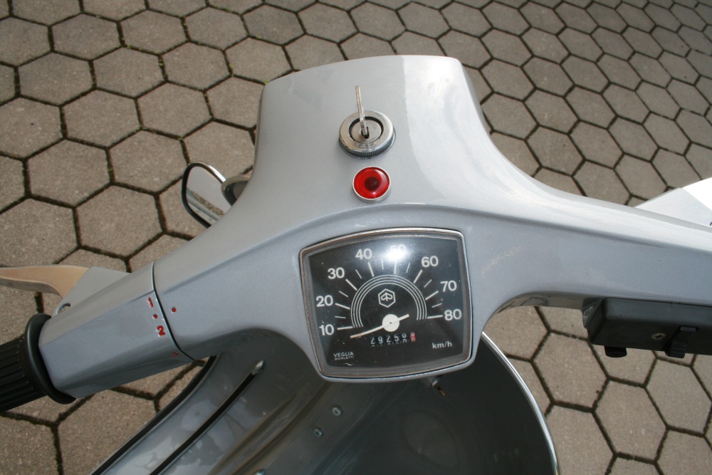 Vespa N50 Elestart 1972 (7)