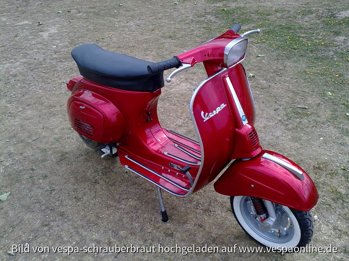 Lady in Red - Vespa 50 N special von 1981